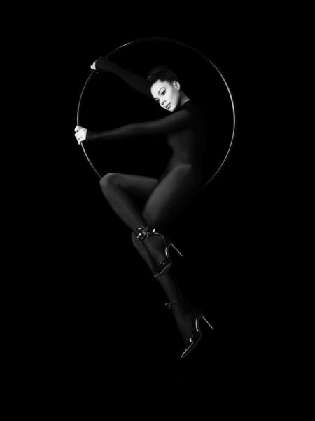 elena ramos contorsionniste photographe autoportraitiste danse Eugène Riconneaus