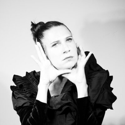 La comédienne Sarah Fuentes par Elena Ramos.